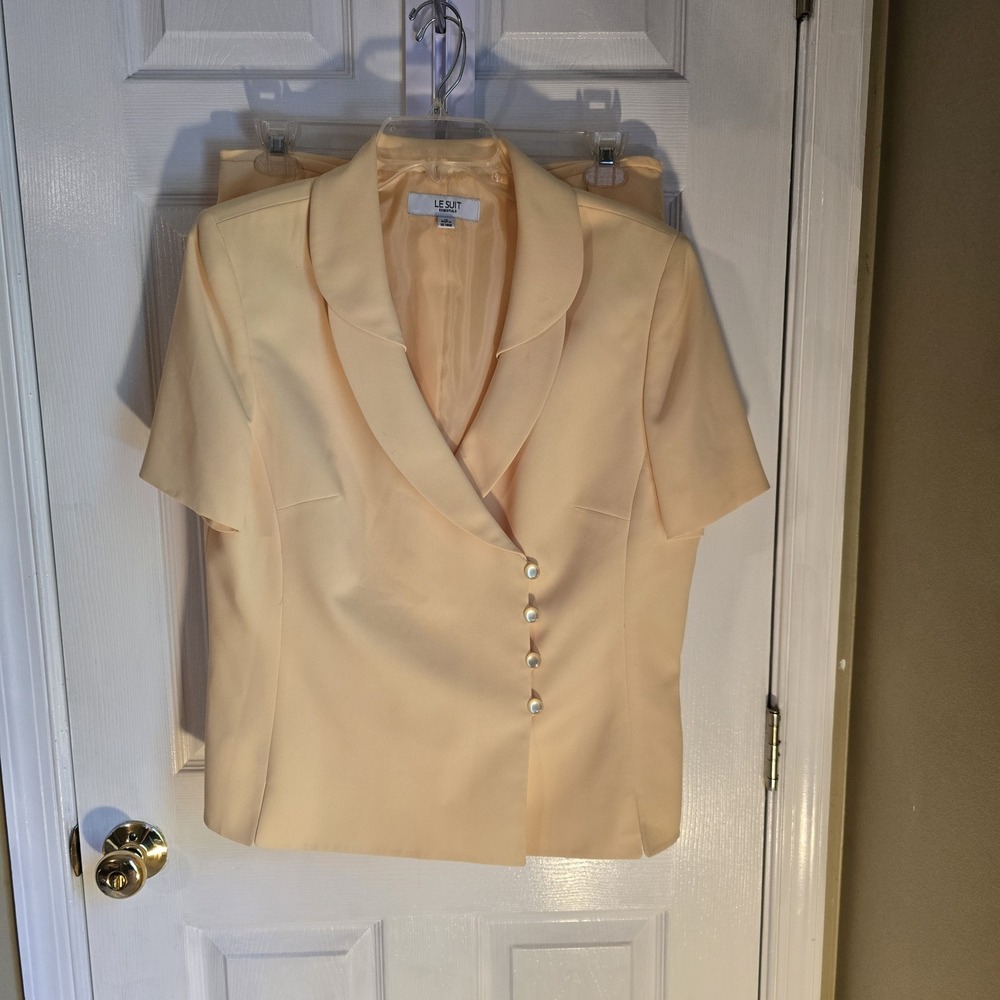 Le Suit Essentials Peach Short Sleeve Blazer and Skirt Set Size 16 Professional